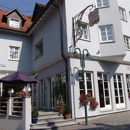 Hotel Am Schloss Neuenstein ภายนอก รูปภาพ